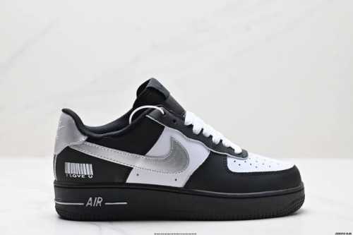 230 真标耐克Nike Air Force 1’07 Lx空军一号低帮百搭休闲运动板鞋。柔软、弹性十足的缓震性能和出色的中底设计，横跨复古与现代的外型结合，造