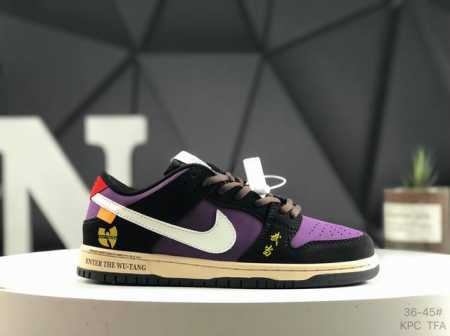 Sb Dunk Low Pro 扣篮系列复古低帮休闲运动滑板板鞋。采用脚感柔软舒适Zoomair气垫，有效吸收滑板等极限运动在落地时带来的冲击力，为街头运动者们 - 点击图像关闭