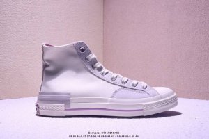 小红书爆款来袭 奶蓝 奶粉 神仙配色 Converse匡威 秋冬新款结构1970S经典Logo外层水晶透明塑质Logo，鞋底内衬颜色对应Logo颜色，添加了更多