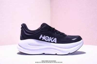 210 Hoka Xbon Di9 邦代 鞋面采用特别透气的工程网布 中底还是Hoka经典的厚底设计。 鞋底采用Eva板材发泡 脚感舒适 减震耐磨透气跑步运动鞋