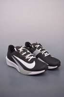 Nike Zoom Rival Fly 4 耐克超弹轻盈跑步鞋 实拍首发 #鞋款搭载 Flyknit 材料 打造出众弹性 易于穿脱。采用React技术 轻盈耐穿