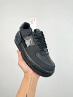 Air Force 1 Shadow 轻量增高低帮百搭板鞋 拼接马卡龙 全新少女系解构主义设计 双层轻量eva发泡中底+防滑rb橡胶外圈底鞋底 货号：Fb758