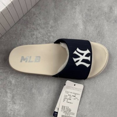 本地 核心私 Mlb New York Yankees 韩国限定Mlb 字母印花百搭潮流款情侣拖鞋 代购专属 原厂代工轻量发泡鞋底 环保复合去臭材质 鞋面采用合