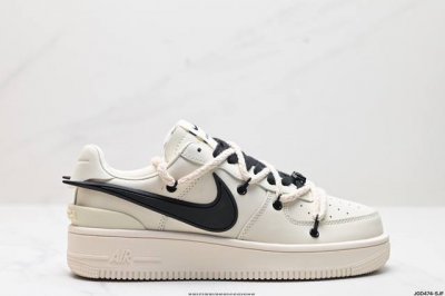公司级ambush X Nk Air Force 1‘07 Low ”Phantom“ 联名款 空军一号低帮休闲板鞋 #鞋款鞋身以及内衬均采用了纯色皮革打造，标