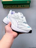 180 彪马Puma Morphic Retro 新款运动休闲鞋！匠心来袭，复古跑鞋造型夺人眼 球，令出街Look轻松出彩。以网眼布鞋面为基底，拼接人造革与磨