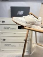 新百伦 Nb327 Nb 复古慢跑鞋 New Balance 327 复古先锋 Ms327系列复古休闲运动慢跑鞋，上世纪 70 年代的意大利街头风格Nb新百伦