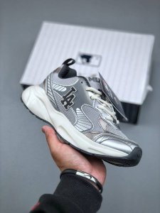 Mlb Speed Runner 低帮休闲运动鞋 原厂防伪吊牌 合格证等细节 加厚鞋垫 中底走线等细节绝对无敌 官方货号: 3Arna065N 尺码：35 36