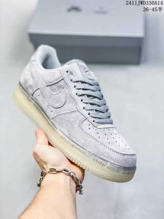 公司级带半码耐克nike Air Force 7 空军一号低帮百搭休闲运动板鞋。柔软、弹性十足的缓震性能和出色的中底设计，横跨复古与现代的外型结合，造就出风靡全 - 点击图像关闭