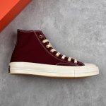 本地 核心私 converse Chuck 1970S 匡威官方新款 高帮星星硫化帆布鞋 经典70S鞋身搭配金色星星元素鞋带 后跟星星印花点缀与之相呼应 鞋带孔