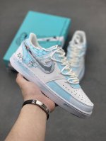 nike Court Vision 1 Low “梦熠星河” 手绘涂鸦定制板鞋 梦想如星辰般熠熠生辉，在浩瀚星河里肆意闪耀。它是对美好憧憬的具象化，是暗夜中指引