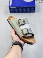 德国百年知名鞋履品牌 博肯Birkenstock 勃肯拖鞋系列凉拖鞋休闲沙滩凉鞋 广东原产#采用质地柔软牛皮革 中底搭载缓震软木橡胶 外置Eva轻量片装外底。