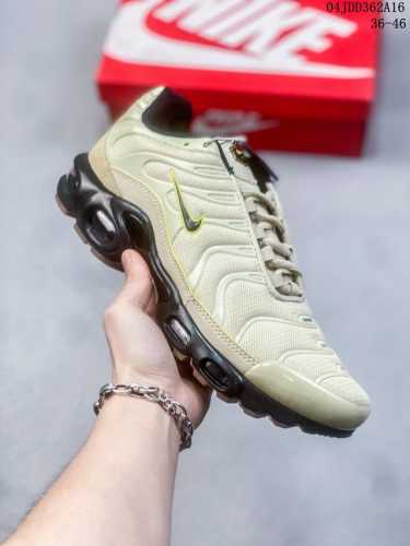 耐克 Tn Nike Air Max Plus Tn Ultra Se 全掌气垫 夏季透气网面拼接 男士缓震跑鞋 货号：Dmz03620 04Jdd362A16