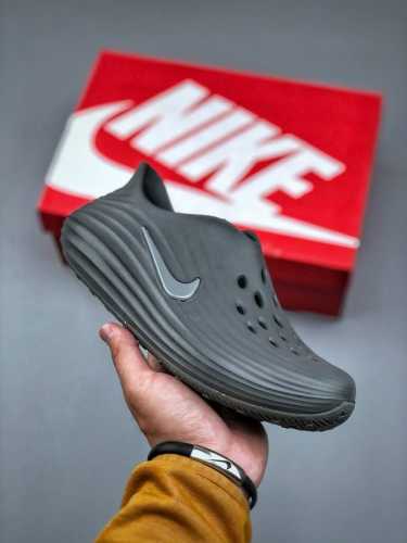 Nike Reactx Rejuven8 夏日穿搭凉鞋 耐克洞洞鞋采用质感柔软且出众回弹的 Reactx泡绵，缔造非凡舒适的日常穿着体验，助你保持活力。货号：H