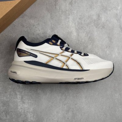 本地 核心私 亚瑟士Asics Gel-Kayano 31 系列轻量缓震休闲运动跑步鞋 采用环保太空合成革配合透气网眼布鞋面材质 中底3D可视Gel缓震胶效果