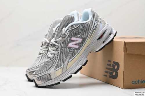 公司级New Balance Mr740 Nb新百伦系列复古老爹风慢跑鞋！ 采用轻质牛剖革拼接透气网眼衬垫织物鞋面材质 T-Beam大底提供足步弓支撑 保持步态