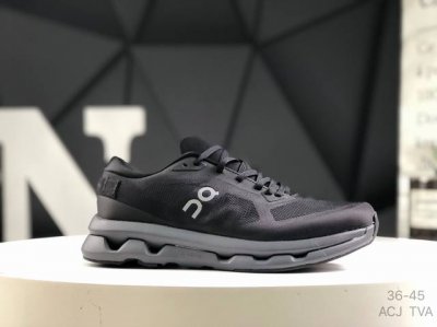 on 昂跑 Cloudzone 轻量运动休闲鞋 杨幂同款 脚感很舒服 鞋底柔软且包裹性好 上脚显腿长 不用系鞋带很方便 不管休闲还是运动都很百搭 尺码 如图所示