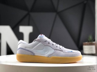140 真标带半码耐克Nike Sb Force 58 运动滑板鞋。这是一款将前沿创新带入街头的单品，它具有硫化杯底，具有出色的耐用性和灵活性。使用柔软皮革和帆