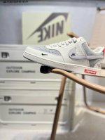 220 Nike Court Vision Lo 低帮百搭 透气休闲运动板鞋 兼顾舒适脚感和出众风范 演绎匠心之作 结构性的支撑贴合感结合复古篮球设计 货号:F