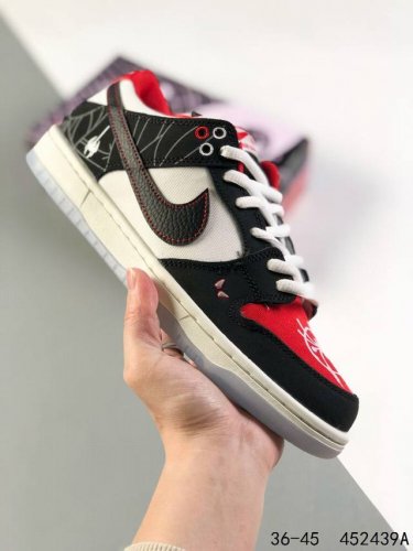 真标带半码！ 耐克nike Sb Dunk Low 蜘蛛 复古低帮休闲运动滑板板鞋。采用脚感柔软舒适zoomair气垫，有效吸收滑板等极限运动在落地时带来的冲击