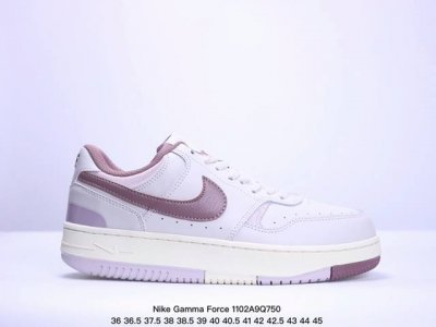 耐克 Nike Gamma Force 防滑减震耐磨低帮复古运动鞋休闲板鞋，Nike Gamma Force 运动鞋采用分层设计，混搭天然皮革和合成材质，焕新经