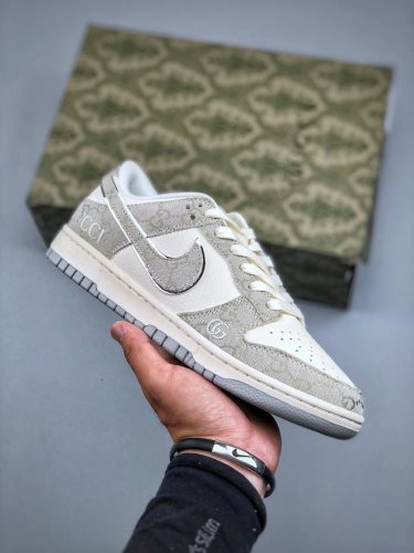 F版 海外爆款限量发售 高端定制Nike Sb Dunk Low 古驰联名--- 牛仔布灰白 高端定制 低帮休闲板鞋 定制鞋盒 大厂纯原品质出货 超高清洁度 皮