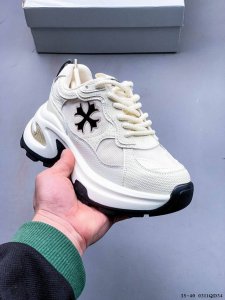 集图 230 Gg-Cc Chunky Low 克罗心十字架 2025 Ggcc 低帮复古厚底老爹鞋 穿上它腿部线条直接拉满~ 鞋底做工软乎乎的，一点也不需要担