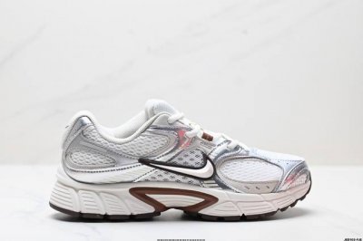 公司级Nike V5 Rnr 耐克 舒适百搭防滑耐磨 低帮休闲鞋 鞋面是大网孔设计 透气性超强 夏天穿完全不会闷脚 特别适合现在这种天气 中底是泡棉材质 脚感特