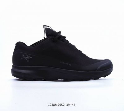 Arc Konseal Lt Gore-Tex 覆盖防水越野跑鞋# 搭载85%压缩eva缓震中底技术 Vibram黄金耐磨锯齿外底 越野徒步+日常通勤两不误！
