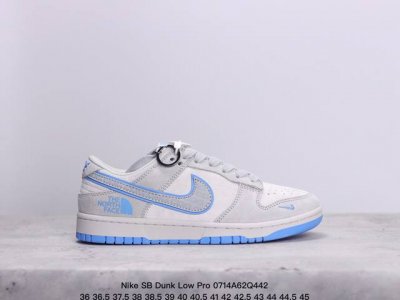 耐克nike Sb Dunk Low Pro 复古低帮 真标 休闲运动滑板板鞋。采用脚感柔软舒适zoomair气垫，有效吸收滑板等极限运动在落地时带来的冲击力，