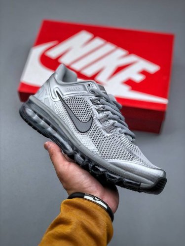Nike Air Max 2013 耐克复古透气网布气垫跑鞋 #搭配全掌式 Max Air 气垫，为步伐注入充沛活力。半透明中底和外底，为整体造型画龙点睛，打造