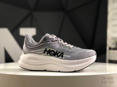 小红书推荐 Hoka W Bondi 9全新配色 这个品牌来自于新西兰的毛利语，Hoka表示大地，One One表示飞越，连起来就是飞越地平线，One One不