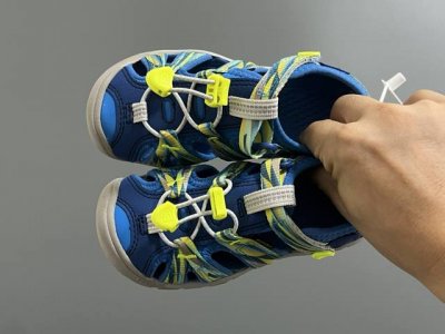 海外版Keen潮牌二代轻便儿童溯溪两穿凉鞋 Size：24-37码 新工厂P新工艺 升级版二代 细节做工超精致 橡胶耐磨防滑大底，脚感超赞 魔术贴设计，方便调节
