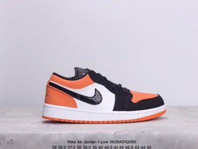 公司级耐克nike Air Jordan 1 Lowaj1乔丹一代中帮经典复古文化休闲运动篮球鞋 货号:Dc0774- 尺码:36 36.5 37.5 38 3