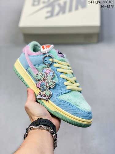 公司级带半码 耐克Nike SB Dunk Low 扣篮系列复古低帮休闲运动滑板板鞋。采用脚感柔软舒适ZoomAir气垫，有效吸收滑板等极限运动在落地时带来的冲