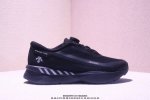 Descente Chron Tempo Replica迪桑特 舒适百搭防滑耐磨低帮生活休闲鞋 是一款集复古与现代于一体的低帮跑步鞋 简洁的牛皮鞋面不仅彰显出时