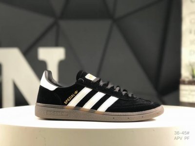 Adidas Handball Spezial Sproty&Rich官方正确版本 阿迪达斯经典款 复古休闲板鞋 全鞋采用反毛皮制作 牛筋耐磨大底 承载青春情怀