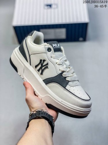 z New York Yankees X Mlb Chunky Liner Low 洋基队学长鞋系列低帮老爹风轻量增高厚底百搭休闲运动板鞋 采用环保纤维革面鞋面