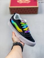 Vans Knu Skool 百搭休闲防滑减震低帮 板鞋男女同款 颜色：Vans面包黑白彩虹条 货号：Mzfw 尺码：35 36 36.5 37 38 38.5