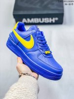 特价 Nike Air Force 1 ’07 Low 空军飞勾一号低帮百搭休闲运动板鞋。柔软、弹性十足的缓震性能和出色的中底设计，横跨复古与现代的外型结合，造
