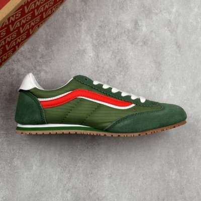 本地 核心私 Vans范斯新款Super Lowpro低帮休闲鞋复古百搭板鞋 早春复古风，Vans薄底鞋来助力！春天已经悄悄来临，上海的阳光明媚得让人心情大好。