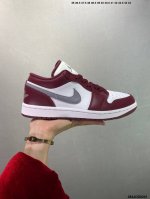 特价Air Jordan 1 Low Aj1乔1低帮休闲板鞋 同步官方配色 市场唯一独家头层皮打造 原鞋原档案开发 原厂皮料 原档冲孔鞋头 正确满胶鞋垫 四线拉