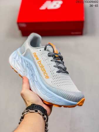 亚瑟士ASICS NOVAVLAST 4 户外越野休闲运动跑步鞋 透气网眼鞋面配合部分合成革材质 采用全新AHAR+橡胶材质,更加耐磨 尺码：36 37 37. - 点击图像关闭