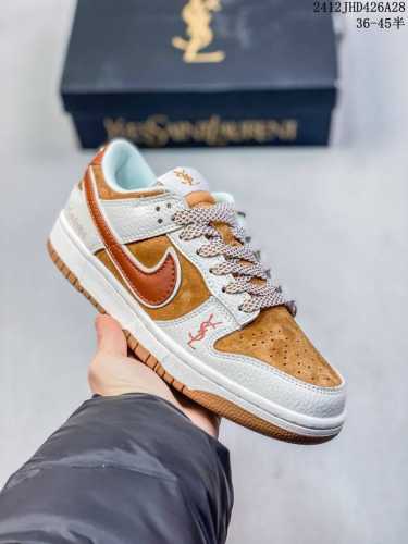 Nike Sb Dunk Low 圣罗兰联名米白棕红钩 性价比天花板 尝鲜先行版 原装头层材料 独家版型蒸餾加工 帶來的是更好的视觉和脚感体验 大厂纯原品质出货