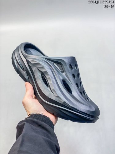 未来主义轮廓,美国新兴跑鞋品牌Hoka One One Ora Recovery Slide 奥拉系列舒适泡棉厚底增高水路两用休闲户外露营洞洞鞋凉拖鞋 提到舒适
