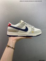 公司级Nike Dunk Sb Low 定制配色 定制Dunk Sb顾名思义，具有经典的Dunk血缘，又注入了更多的时尚元素。相较于普通的Dunk滑板鞋，改良版
