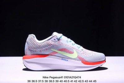 颠覆式升级！Nike 飞马新鞋 触感柔软，质感升级！随着“耐克 蓝图 系列”在巴黎的盛大发布，全新一代 登月41代 Nike Pegasus 41也正式登场啦！