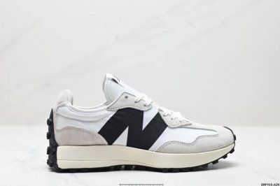 真标new Balance Ms327 复古休闲运动慢跑鞋 以更纯粹的复古风格设计打造的全新造型 侧身还以解构设计 将 N 字标志以做旧压花样式呈现 官方货号: