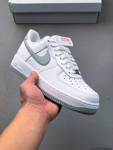 原楦数据纸版 采用硬质优质皮革鞋面材质 内置全掌Air Sole气垫 耐克 Nike Air Force 1 Low 空军一号低帮百搭休闲运动板鞋 052448
