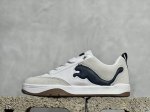 彪马 Puma Ca Pro Classic 百搭单品彪马复古面包风休闲鞋经典男女板鞋搭配精心设计的配色组合，营造浓郁的复古氛围。鞋面打孔细节,提升穿着时的舒适