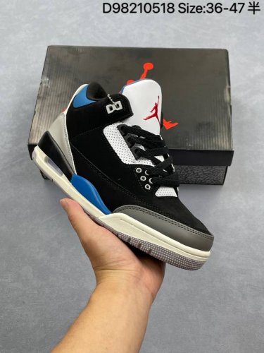 air Jordan 3 Retro Rare Air 黑灰蓝 Aj3 乔丹3代 Aj3 乔3 黑灰蓝 乔丹篮球鞋系列 鞋身整体以磨砂材质打造 配色方面以黑色为